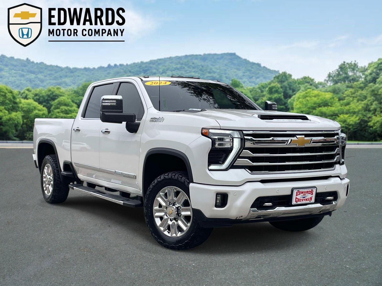 Used 2024 Chevrolet Silverado 2500 High Country w/ Technology Package AWD/4WD image 1