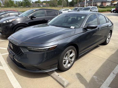 Used 2023 Honda Accord LX image 5