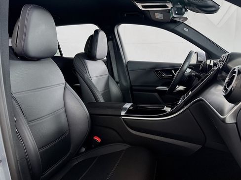 Certified 2026 Mercedes-Benz GLC 300 image 8
