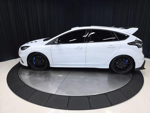 Used 2017 Ford Focus RS AWD/4WD image 12