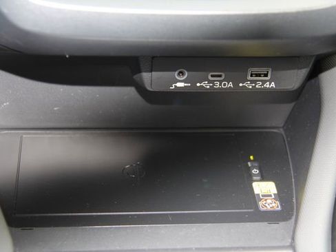 Used 2025 Subaru Forester Premium image 25