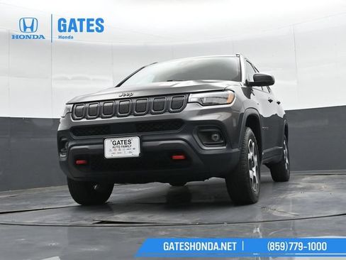 Used 2022 Jeep Compass Trailhawk w/ Trailhawk Convenience Group AWD/4WD image 38