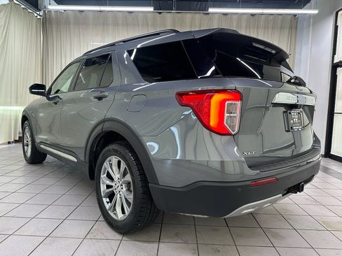 Used 2022 Ford Explorer XLT w/ Equipment Group 202A AWD/4WD image 6