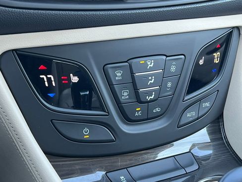 Used 2019 Buick Envision Essence image 28