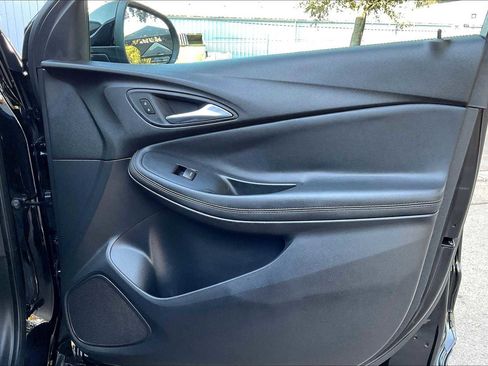 Used 2022 Buick Encore GX Select w/ Sport Touring Package image 21