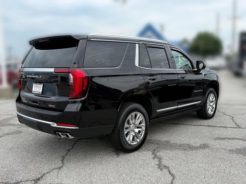 Used 2025 GMC Yukon Denali w/ Sun & Power Step Package AWD/4WD image 6