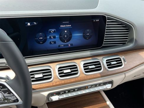 Certified 2025 Mercedes-Benz GLE 350 4MATIC image 18