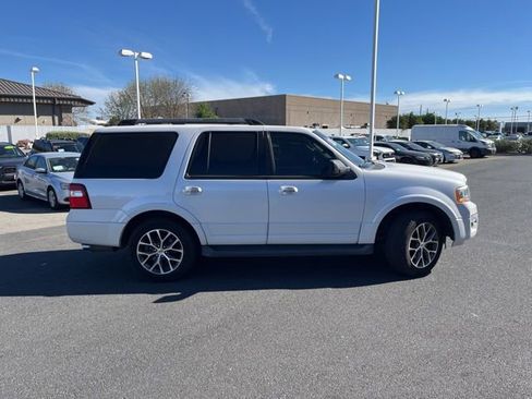 Used 2016 Ford Expedition XLT w/ Equipment Group 202A image 4