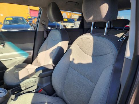 Used 2016 Kia Soul EV image 14