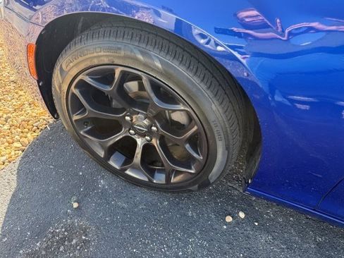 Used 2019 Chrysler 300 Touring w/ Sport Appearance Package image 10