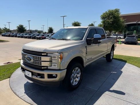 Used 2017 Ford F250 Platinum w/ Platinum Ultimate Package AWD/4WD image 3