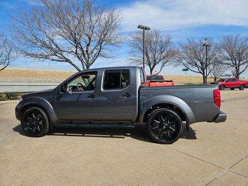 Used 2020 Nissan Frontier SV w/ Midnight Edition Floor Mats image 8