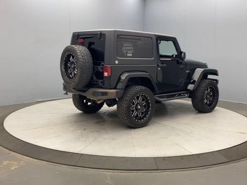 Used 2016 Jeep Wrangler Sahara AWD/4WD image 5
