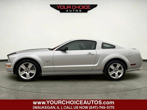 Used 2006 Ford Mustang GT RWD image 2