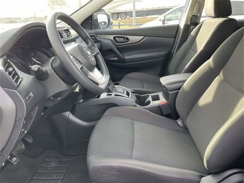 Used 2021 Nissan Rogue Sport S image 17