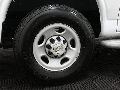 Used 2023 Chevrolet Express 2500 w/ Driver Convenience Package image 25