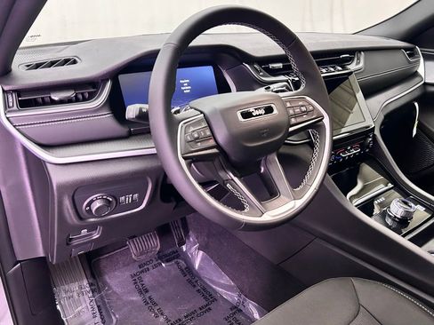New 2025 Jeep Grand Cherokee Laredo X image 14