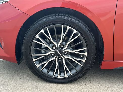 Used 2024 Kia Forte GT-Line w/ GT-Line Premium Package FWD image 8