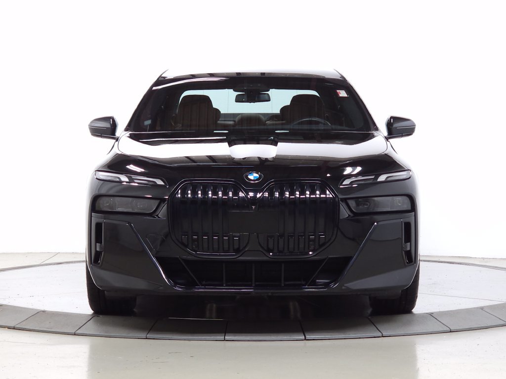 Used 2023 BMW 760i xDrive AWD/4WD image 11