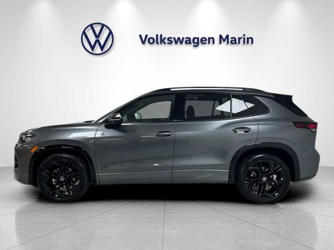 New 2026 Volkswagen Tiguan SE R-Line FWD image 2