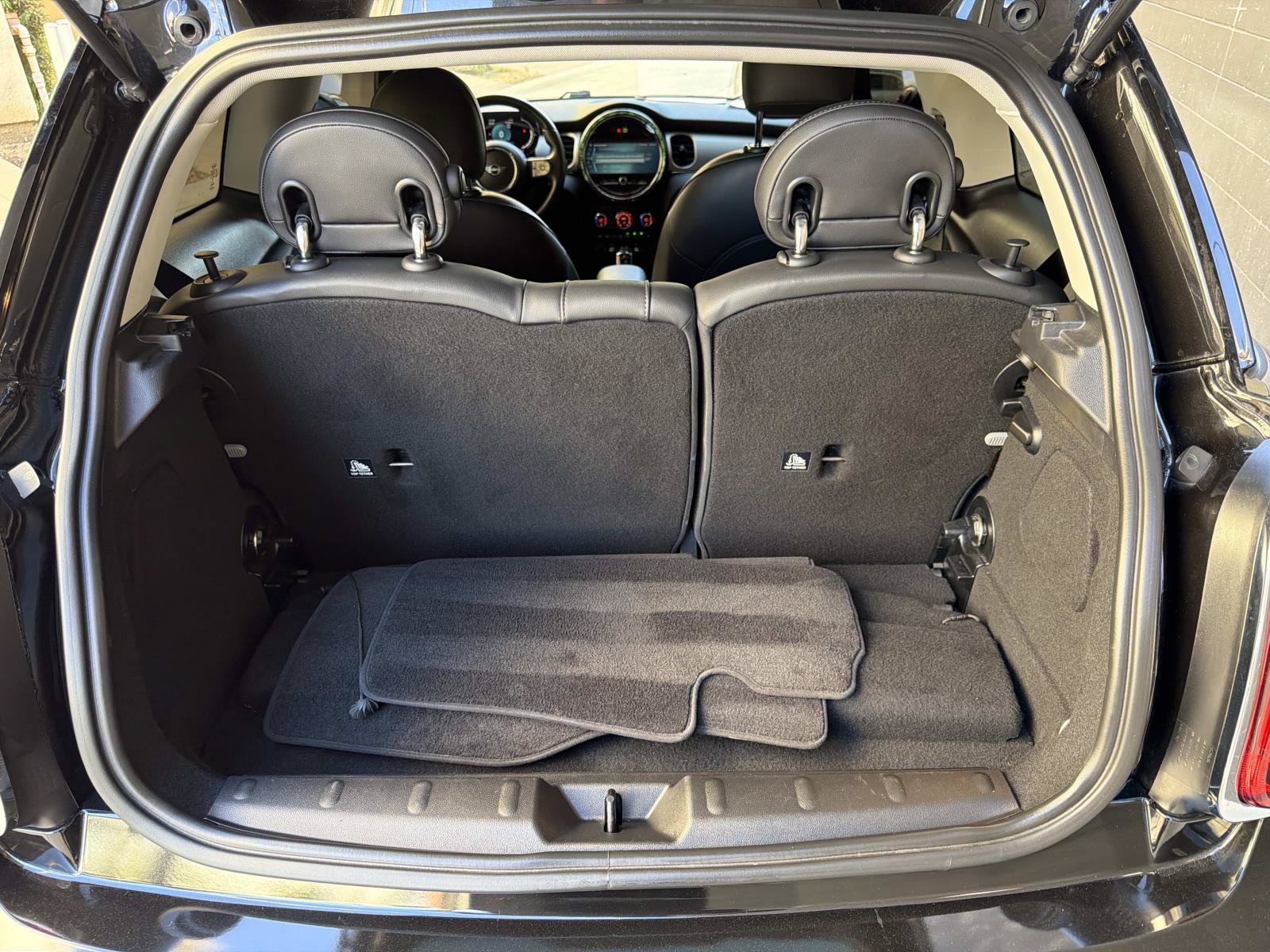 Used 2022 MINI Cooper 2-Door Hardtop FWD image 5