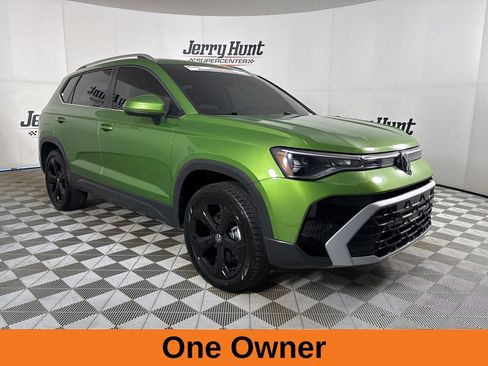 Used 2025 Volkswagen Taos SEL w/ Black Wheel Plus Package image 4