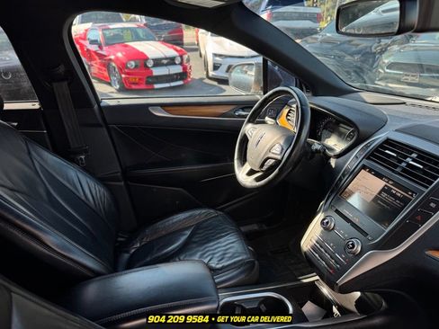 Used 2019 Lincoln MKC Select w/ Select Plus Package FWD image 25