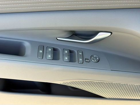 New 2026 Hyundai Elantra SEL Sport image 17