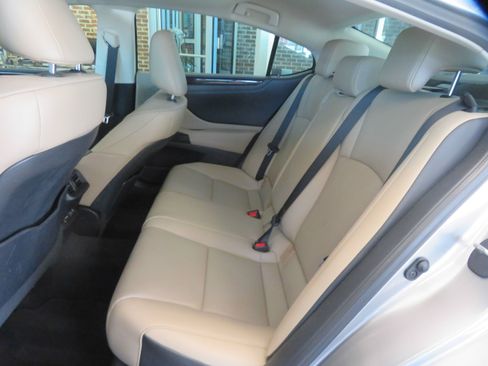 Used 2021 Lexus ES 350 w/ Premium Package FWD image 19