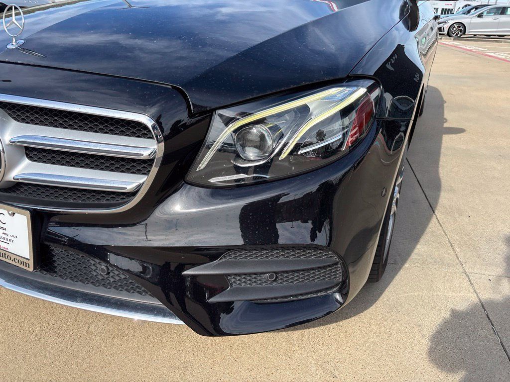 Used 2018 Mercedes-Benz E 400 4MATIC Sedan image 5