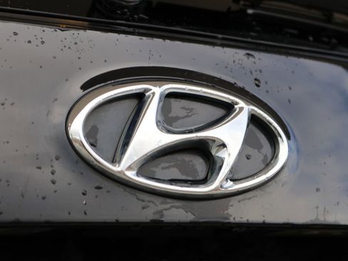 Used 2016 Hyundai Santa Fe Sport image 13