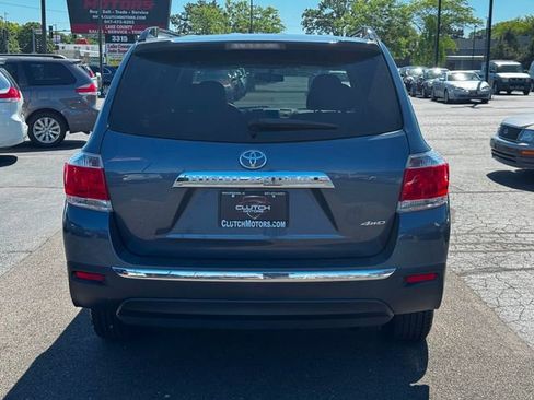 Used 2013 Toyota Highlander Plus AWD/4WD image 3