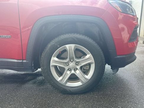 Used 2023 Jeep Compass Latitude w/ Convenience Group AWD/4WD image 12
