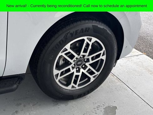 Used 2025 Ford Expedition Active RWD image 28