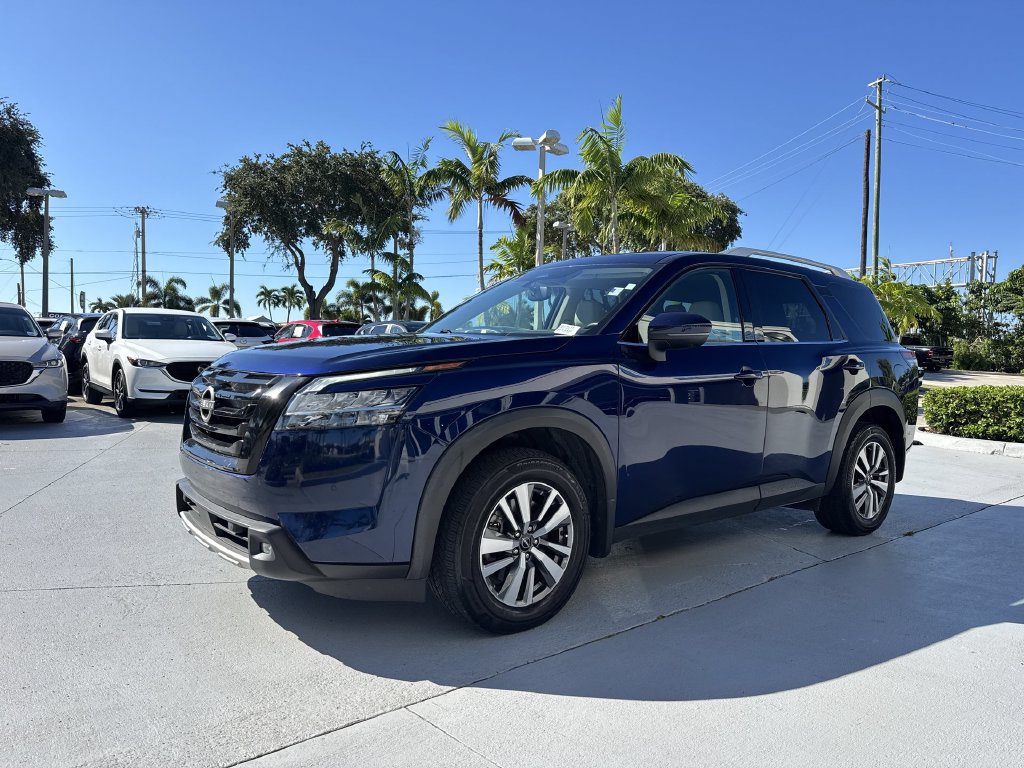 Used 2022 Nissan Pathfinder SL w/ SL Black Package AWD/4WD image 28