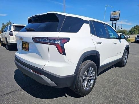 New 2026 Chevrolet Equinox LT w/ Safety and Technology Package FWD image 4