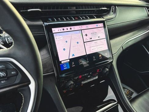 Used 2024 Jeep Grand Cherokee Limited 4xe image 18