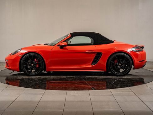 Used 2017 Porsche 718 Boxster S image 2