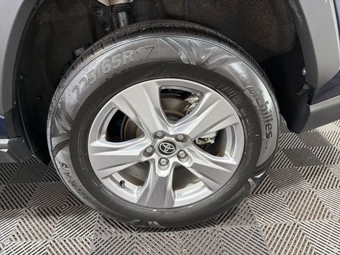 Used 2025 Toyota RAV4 XLE image 33