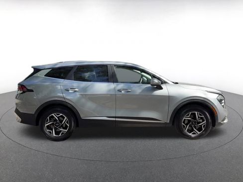 Used 2025 Kia Sportage LX FWD image 16