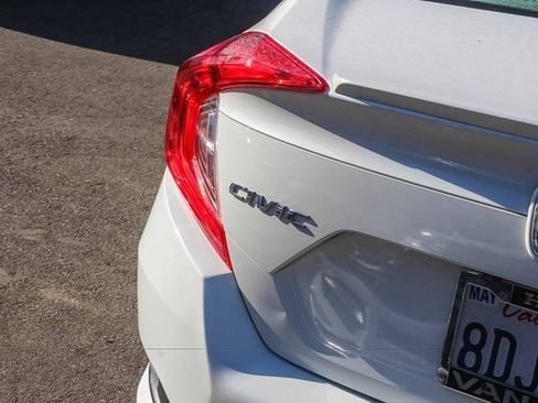 Used 2018 Honda Civic EX-L image 9