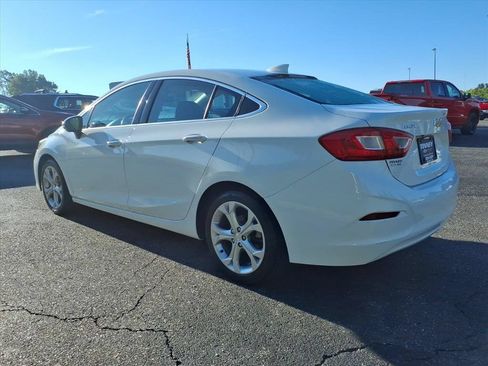 Used 2017 Chevrolet Cruze Premier FWD image 5