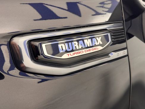 Used 2021 GMC Sierra 1500 AT4 image 2