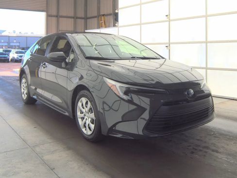 Used 2023 Toyota Corolla LE FWD image 4