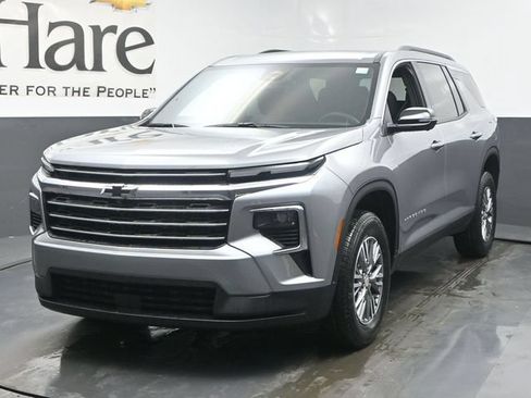 New 2026 Chevrolet Traverse LT w/ Driver Confidence Package FWD image 7