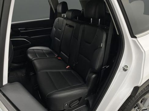 Used 2023 Kia Telluride LX image 28
