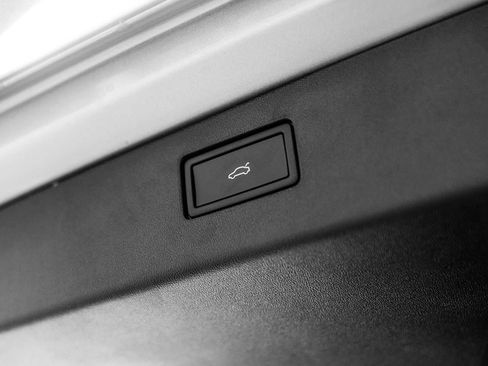 New 2026 Volkswagen Tiguan SE image 42