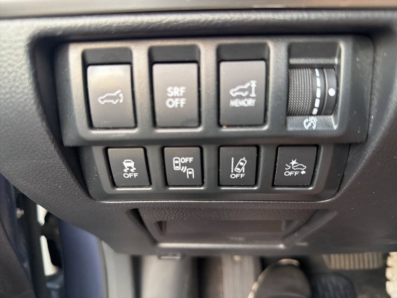 Used 2017 Subaru Outback 2.5i Limited AWD/4WD image 18