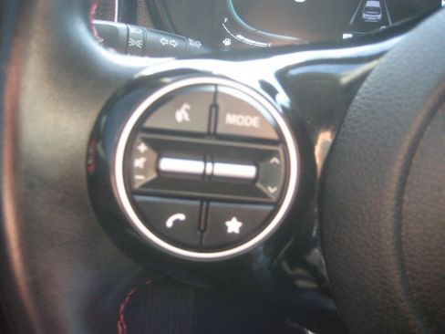 Used 2023 Kia Soul GT-Line image 27