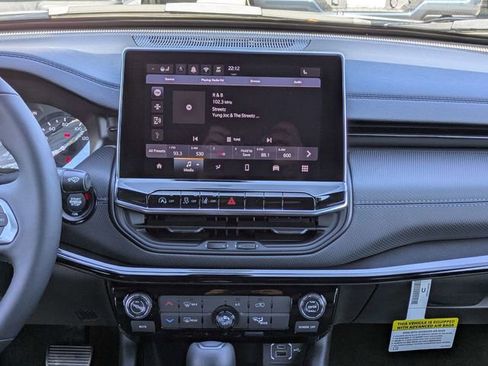 New 2026 Jeep Compass Latitude AWD/4WD image 18